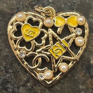 CC Gold Tone Yellow
& Pearl Cage Heart Zipper Pull,Bag Charm